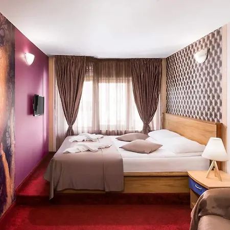 Point Hotel 2*