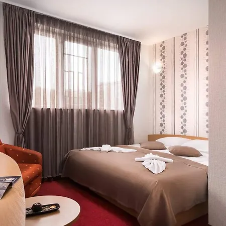Hotel Point 2*